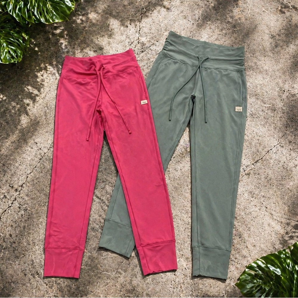 Vuori Jogger Bundle XS – Pink + Sage Green Performance Pants Athleisure